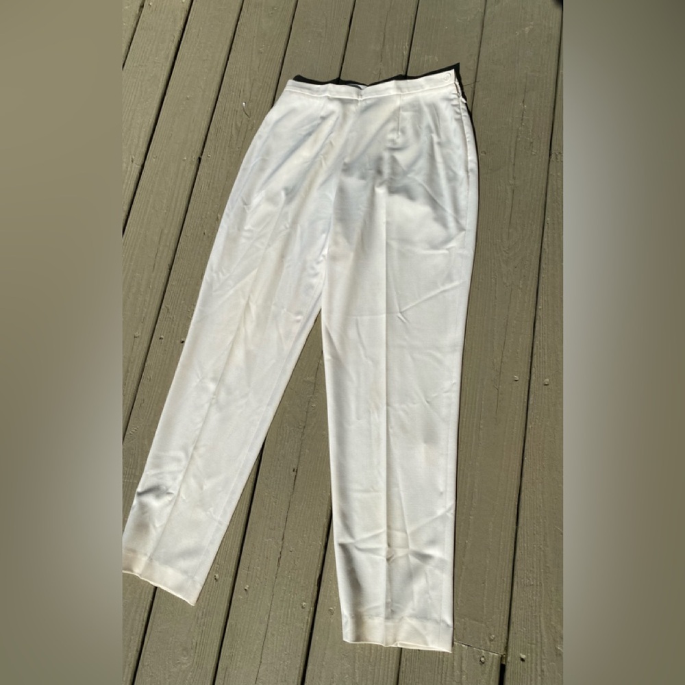 Josephine Chaus - Womanโs off white stretch dress high rise crop pants, Size: 8